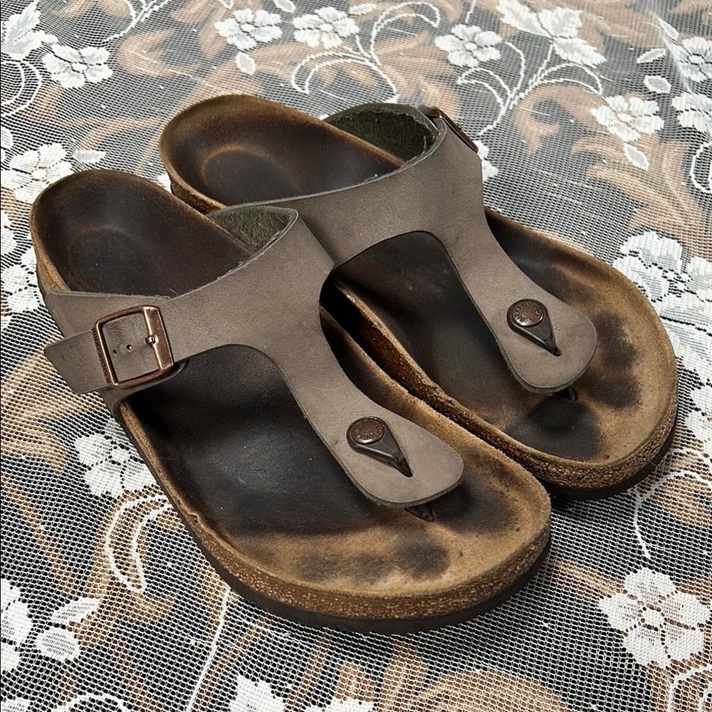 Birkenstock Gizeh Leather Sandals